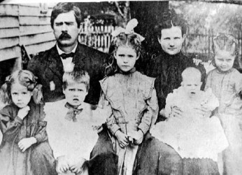 1909: Horace Cullen Poythress and Family Father: Horace Cullen Poythress; 23 Jan 1867-6 Jun 1918
Mother : Flossie O. Wells; 8 Oct 1878-7 Nov 1914
Children (L to R) Mattie Eva Poythress 27 Feb 1904-17 Nov 1979
Horace Cullen Poythress, Jr. 4 Mar 1905-1 Oct 1992
Helen Poythress 9 Apr 1901-10 Feb 1938
John Maner Poythress 19 Jan 1908-12 July 1976
Etta Poythress 25 Oct 1902-15 Jul 1974
Picture taken: Screven County, Georgia, About 1909